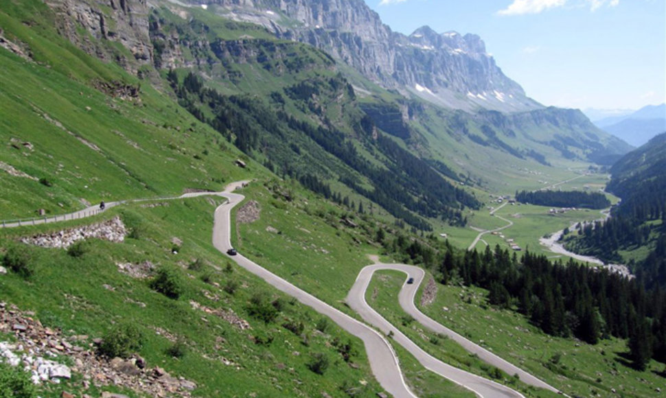 Vingiuotas Alpių kelias