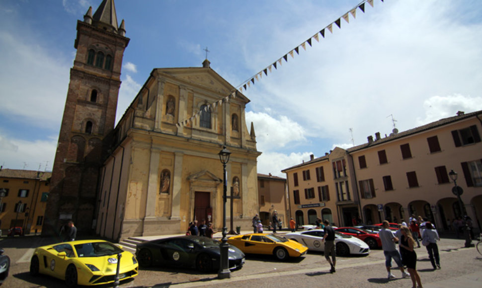 „Lamborghini“ automobiliai Sant'Agatoje