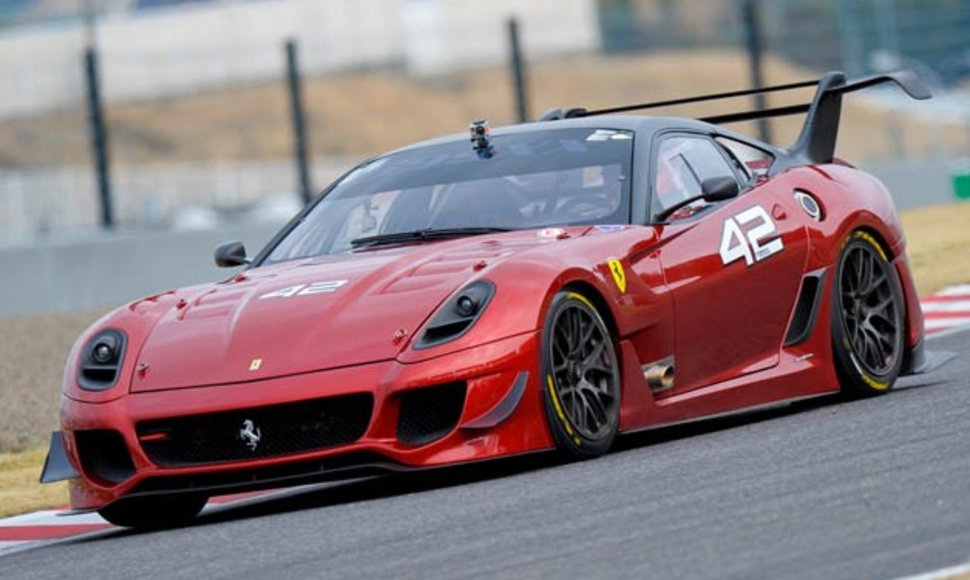 „Ferrari 599XX Evoluzione“ debiutas „Suzuka“ trasoje