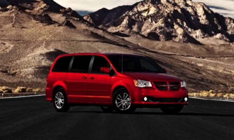 Atšaukiami „Chrysler Town & Country“ ir „Dodge Caravan“ modeliai