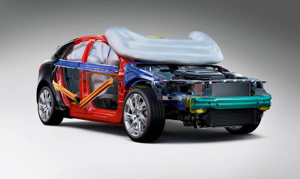 „Volvo V40“ turės pėsčiuosius apsaugančią oro pagalvę