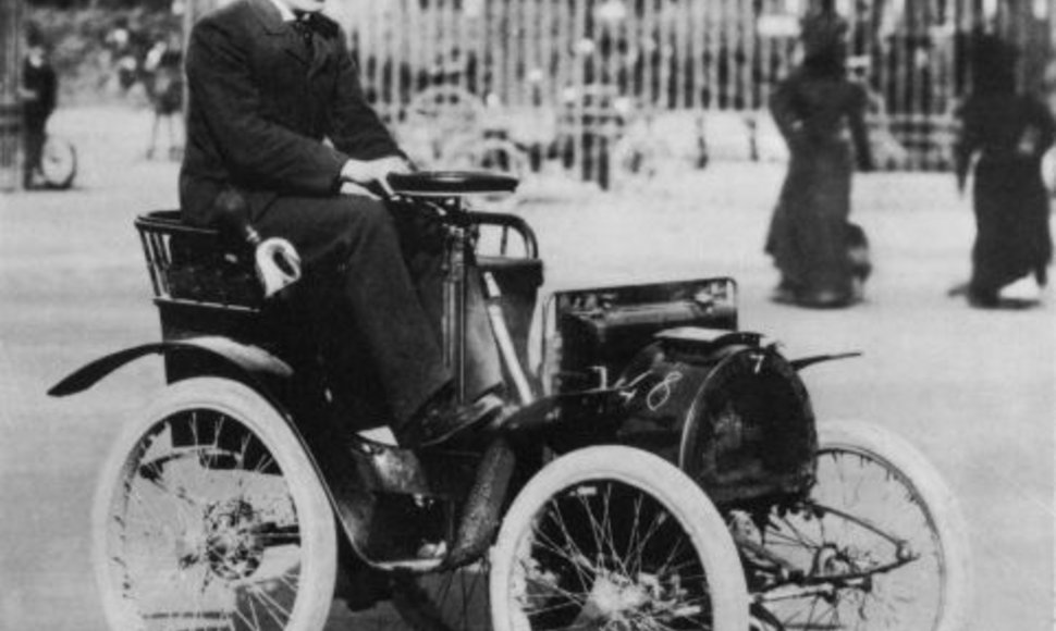 1898 m., Louis Renault A tipo Voituretėje