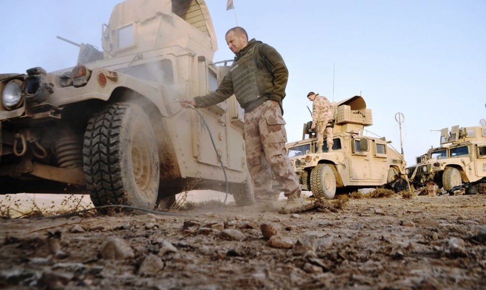Lietuvos karių misija Afganistane: gyvenimas šarvuotyje