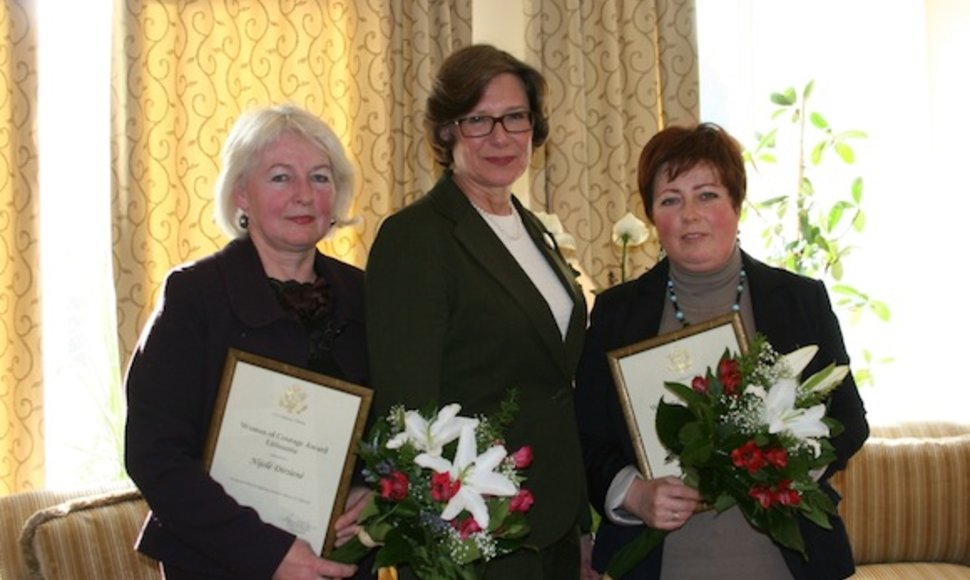 US ambassador Anne E. Derse with Women of Courage  Nijolė Dirsienė (Vilnius Mother and Child House) and Kristina Mišinienė (Lietuvos Caritas)