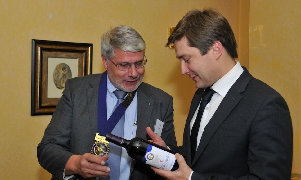 Bruno Kaspar with Lithuania's Economy Minister Rimantas Žylius