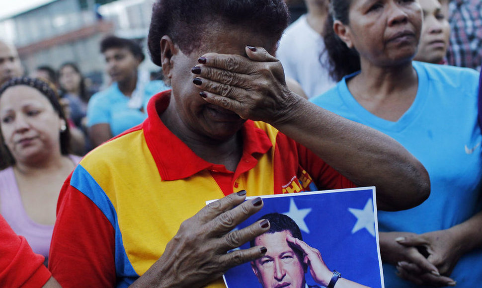 Жители Венесуэлы скорбят по Уго Чавесу 