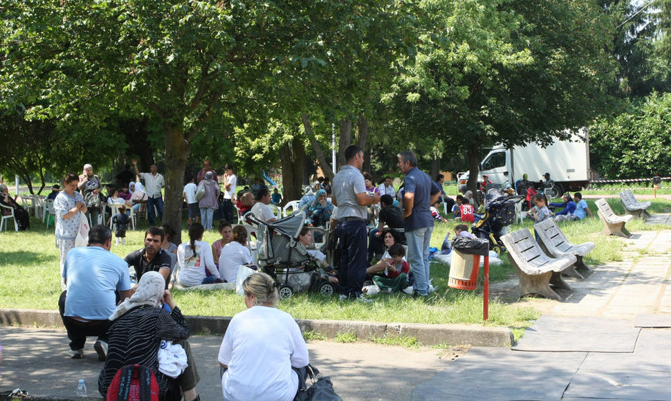 Žmonės Kavezo miestelio gatvėje per žemės drebėjimą.