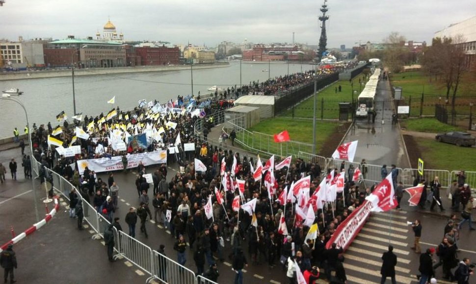 В центре Москвы собрались националисты, неонацисты и прочие фашисты.