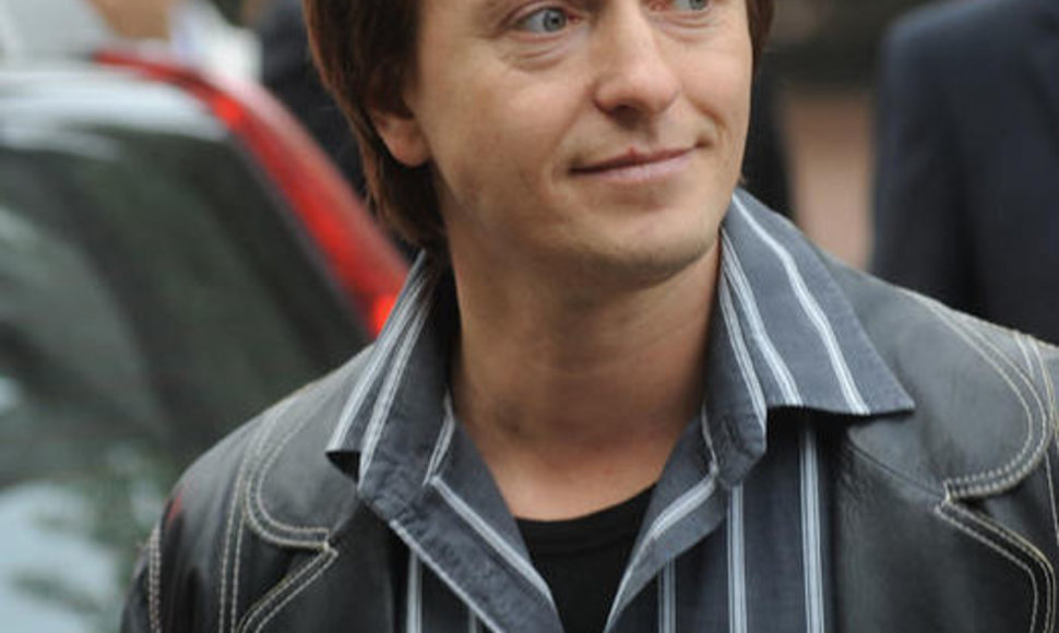 ITAR-TASS 178: MOSCOW, RUSSIA. SEPTEMBER 20, 2009. Actor Sergei Bezrukov at a ceremony to unveil a plaque with the name and handprint of Oscar-winning Soviet/Russian film director Menshov in Moscow's Walk of Stars, outside Mosfilm Studios at Mosfilmovskaya Street. (Photo ITAR-TASS / Vladimir Astapko