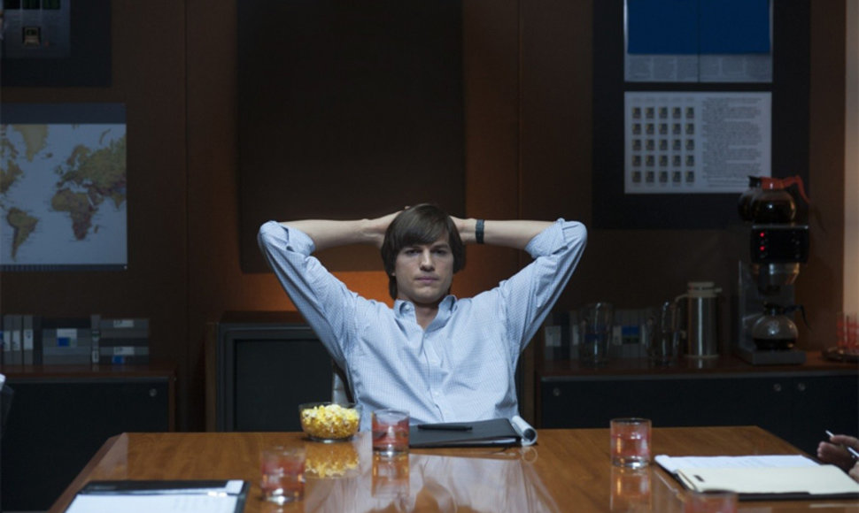 Ashtonas Kutcheris vaidina Steve'ą Jobsą