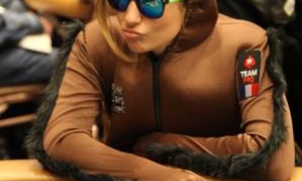 pokerviu.com nuotr. / Vanessa Rousso su tarakono kostiumu