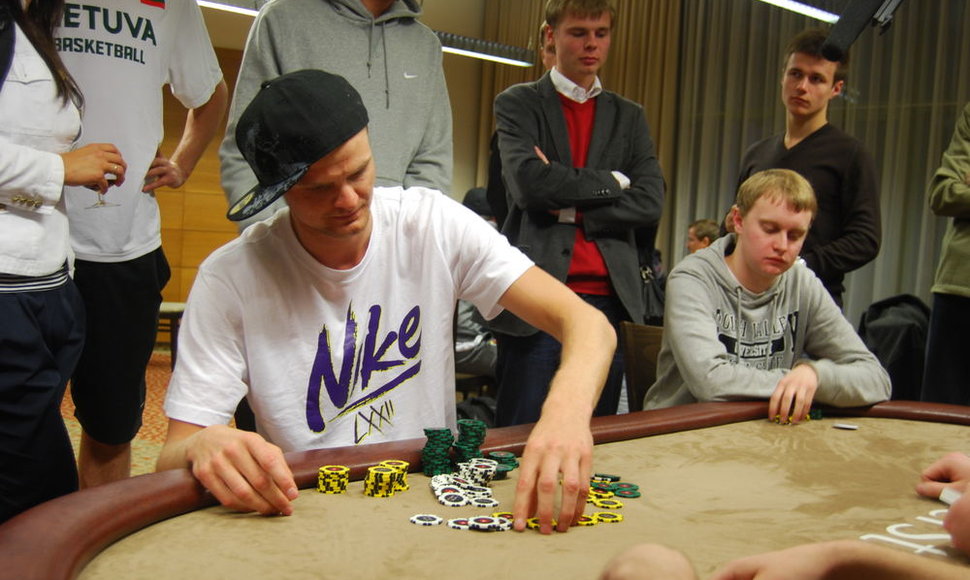 Renaldas Seibutis prieš pokerio stalo / 15min.lt nuotr.