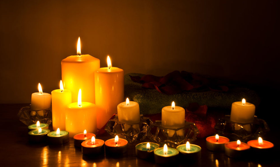 Žvakės puikiai valo namus nuo blogos energijos