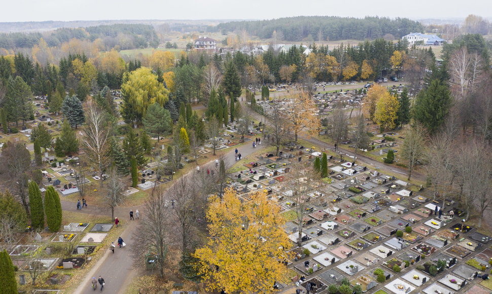 Karveliškių kapinės iš paukščio skrydžio