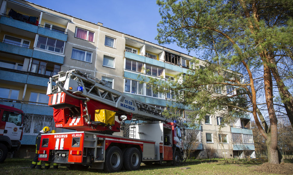 Sostinės Architektų gatvėje degė butas