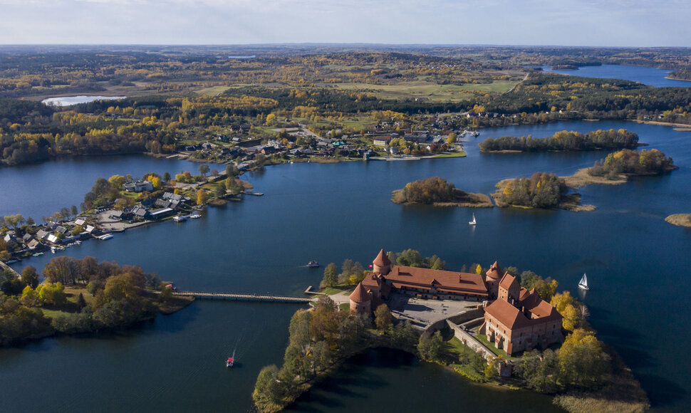 Trakų pilis iš paukščio skrydžio