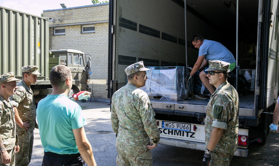 Lenkijos humanitarinės pagalbos Lietuvai perdavimas