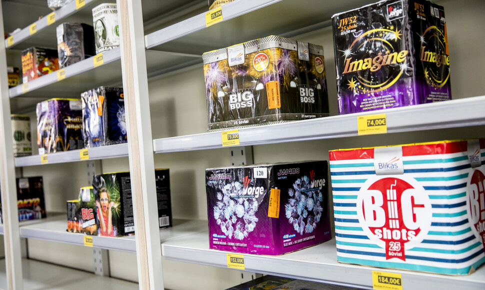 Fejerverkais prekiaujančios bendrovės produkcija