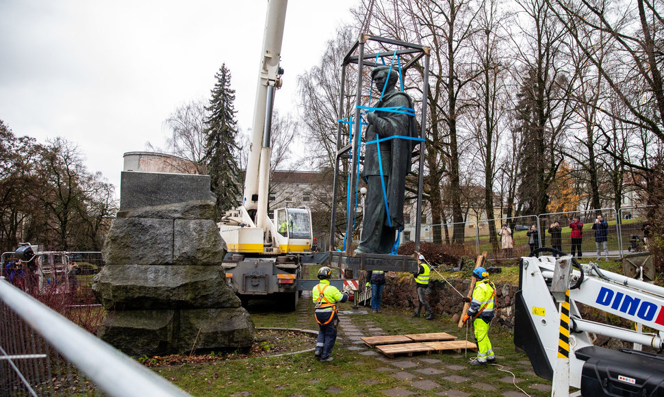 Vilniuje nukeltas Petro Cvirkos paminklas