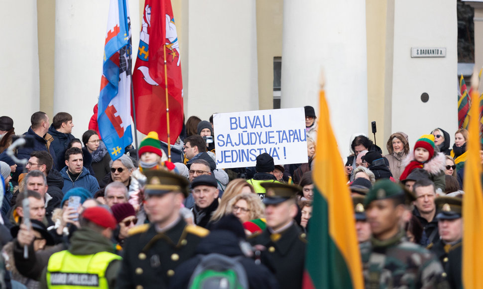 Trijų Baltijos valstybių – Lietuvos, Latvijos ir Estijos – vėliavų pakėlimo ceremonija