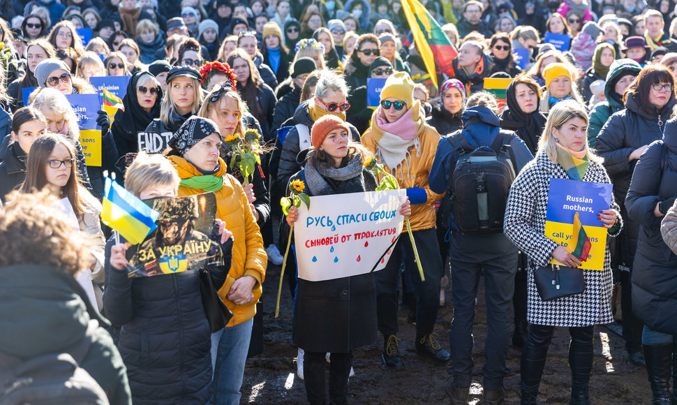 Moterų protestas Boriso Nemcovo skvere