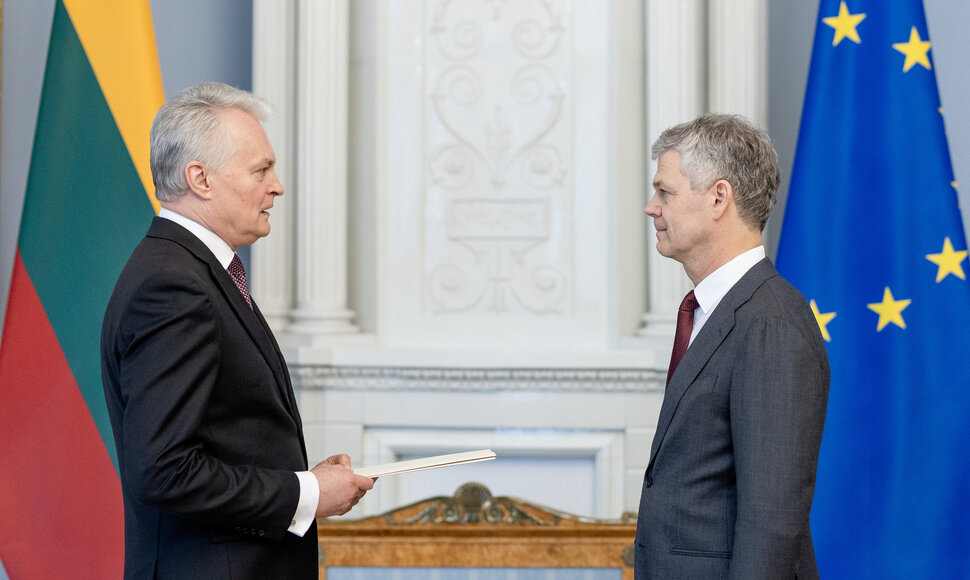 Gitanas Nausėda, Darius Jauni&scaron;kis