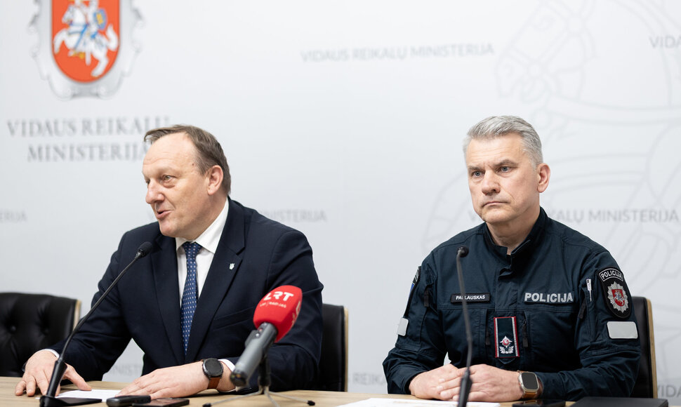 Vladislavas Kondratovičius, Arūnas Paulauskas