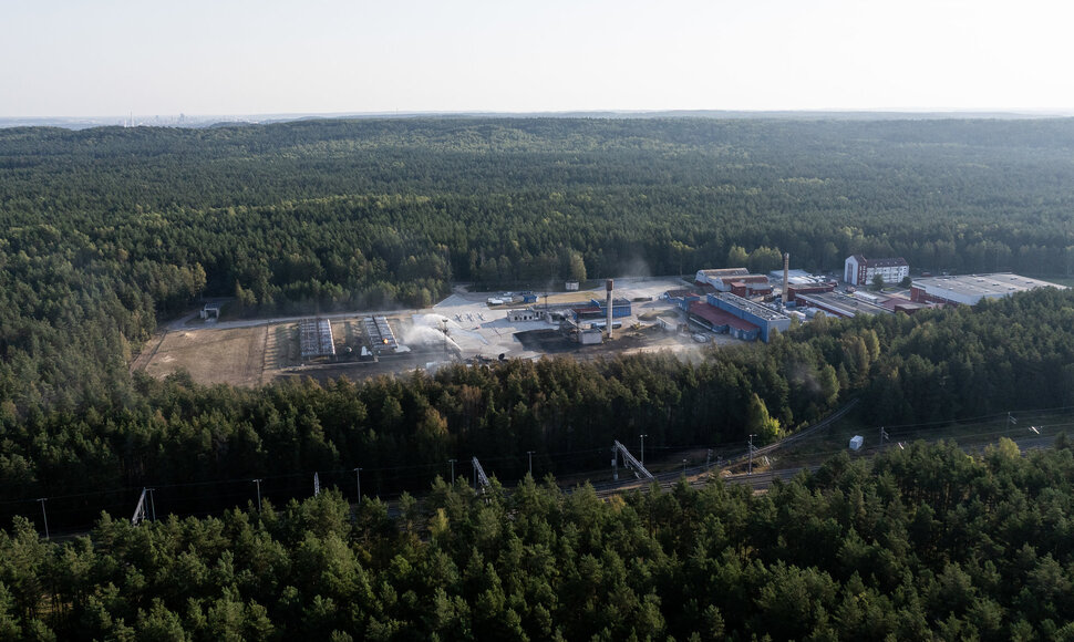 Para po gaisro dujų stotyje: nauji vaizdai i&scaron; drono