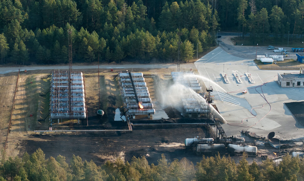 Para po gaisro dujų stotyje: nauji vaizdai i&scaron; drono