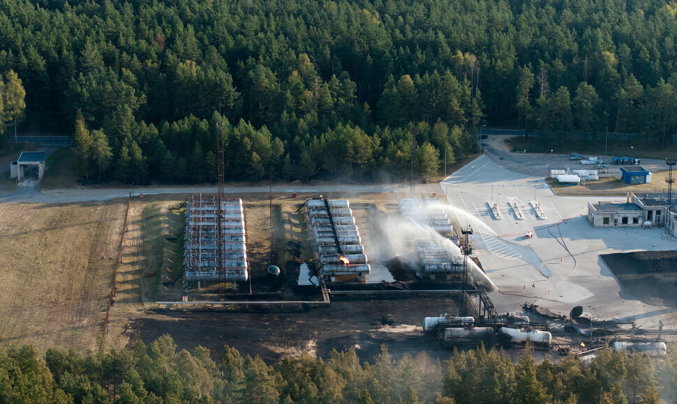 Para po gaisro dujų stotyje: nauji vaizdai i&scaron; drono
