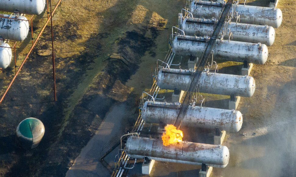 Para po gaisro dujų stotyje: nauji vaizdai i&scaron; drono