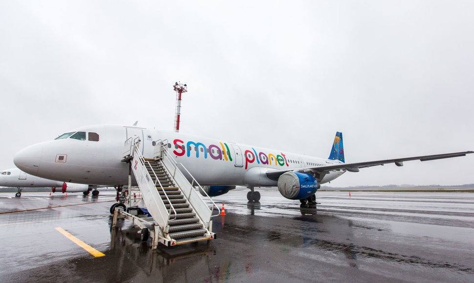 „Small Planet Airlines“ lėktuvas