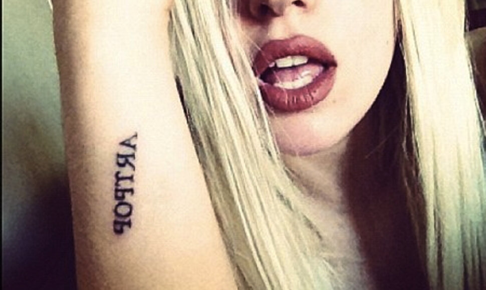 Lady Gaga nauja tatuiruotė