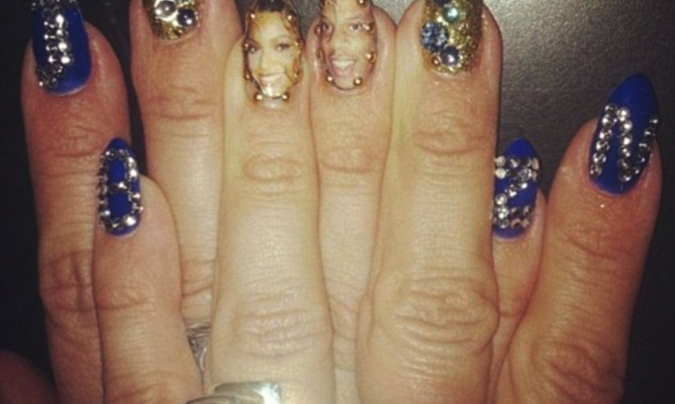 Beyonce savo nagus dekoravo miniatiūrinėmis nuotraukomis