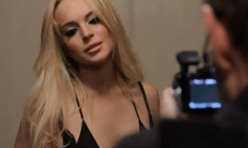 Lindsay Lohan R.E.M. vaizdo klipe 