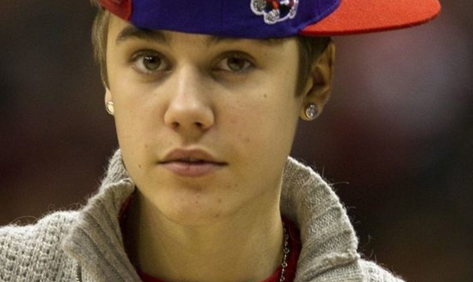 1 vieta – 18-metis dainininkas Justinas Bieberis – 140 mln. litų