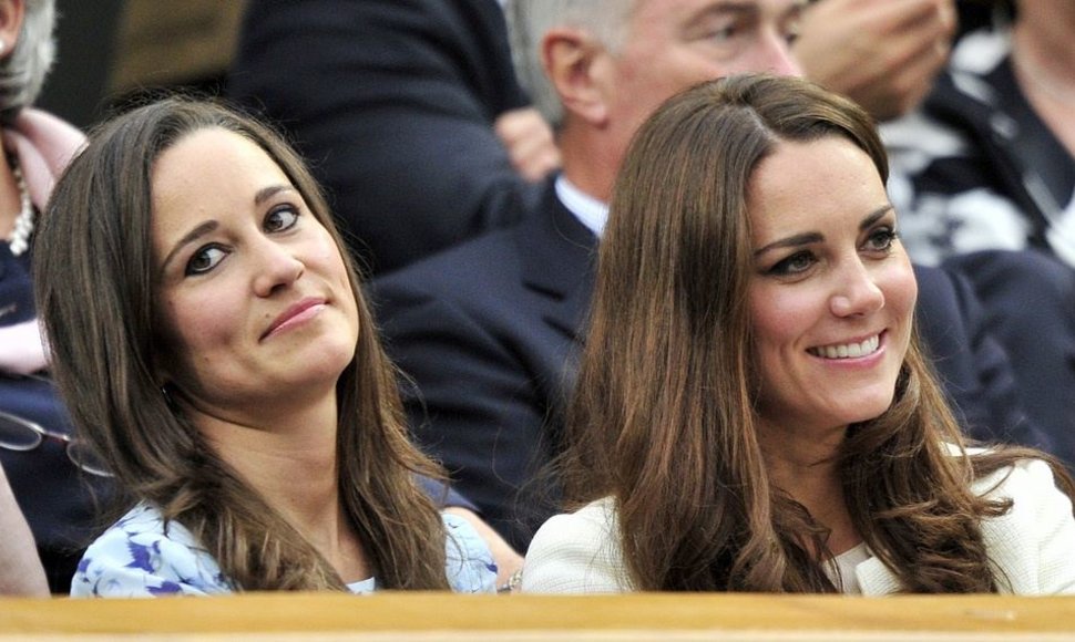 Pippa Middleton (kairėje) ir Kembridžo hercogienė Catherine