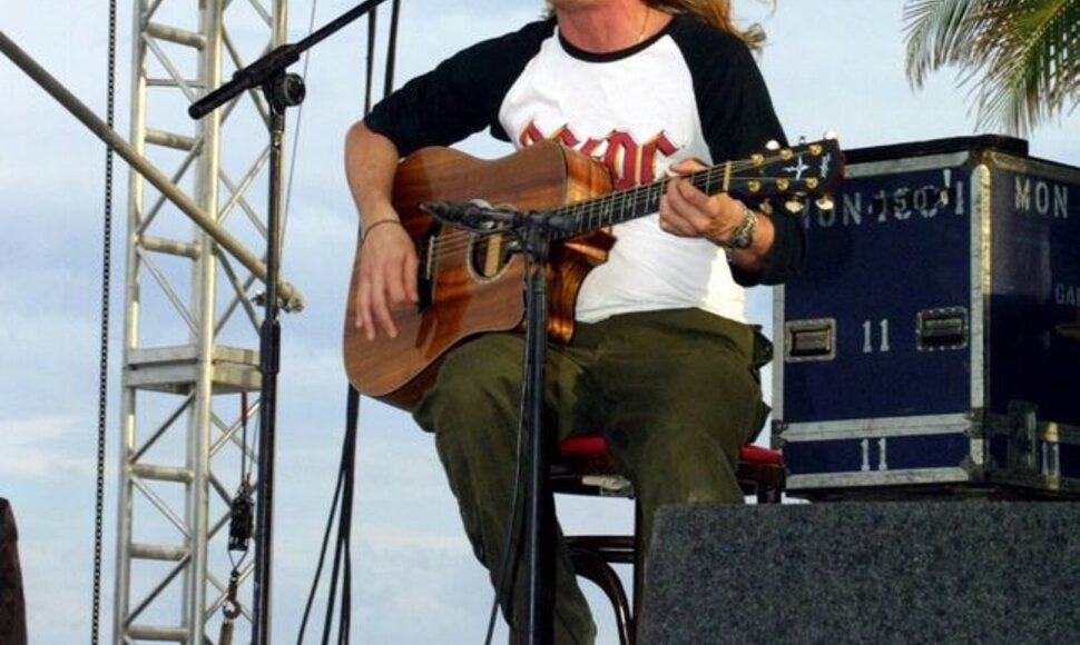 &bdquo;Puddle of Mudd&ldquo; grupės lyderis Wesas Scantlinas