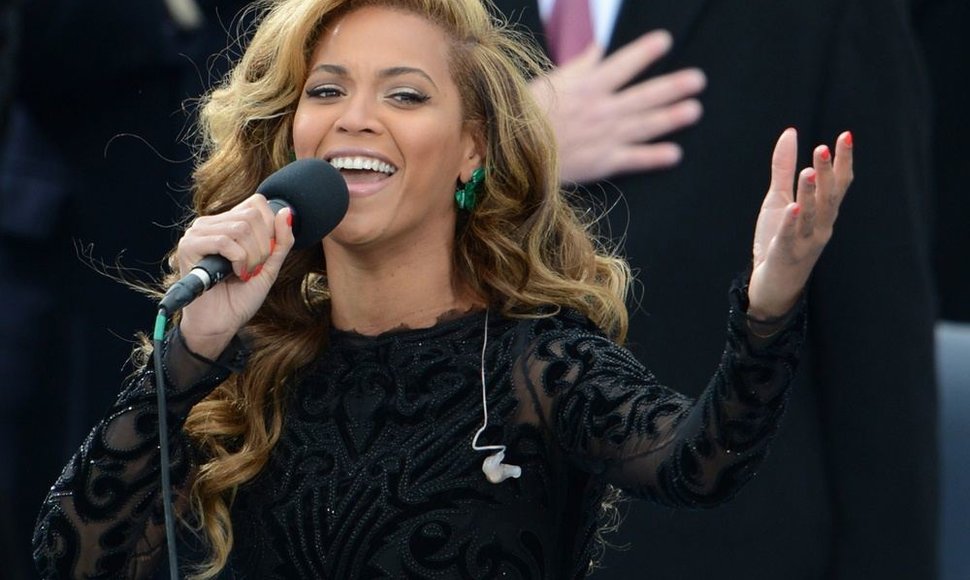 Beyonce gieda Amerikos himną