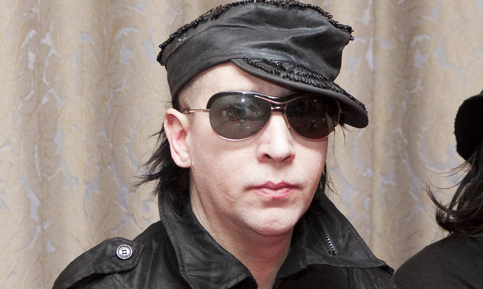 Marilyn Mansono spaudos konferencijos akimirka   