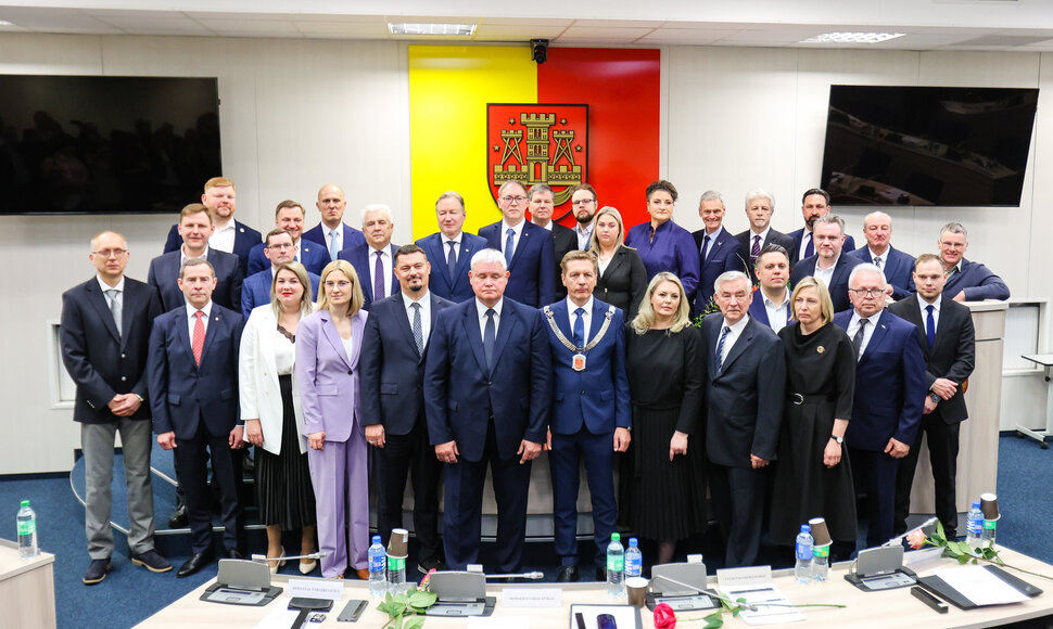 Prisiekė naujai išrinkta Klaipėdos miesto savivaldybės taryba ir meras
