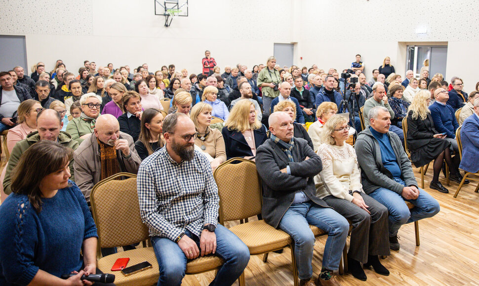 Ramučių gyventojų susirinkimas dėl Kauno MBA gamyklos veiklos.