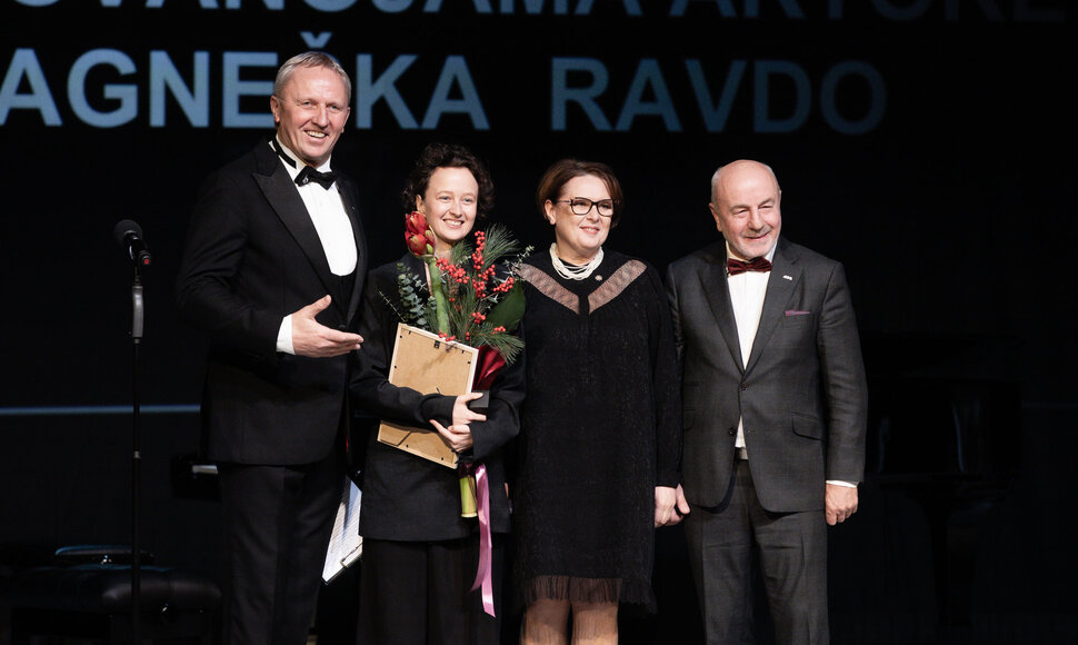 &bdquo;Auksinė teatro rūtos &scaron;akelė&ldquo; įteikta penkiems teatro profesionalams.