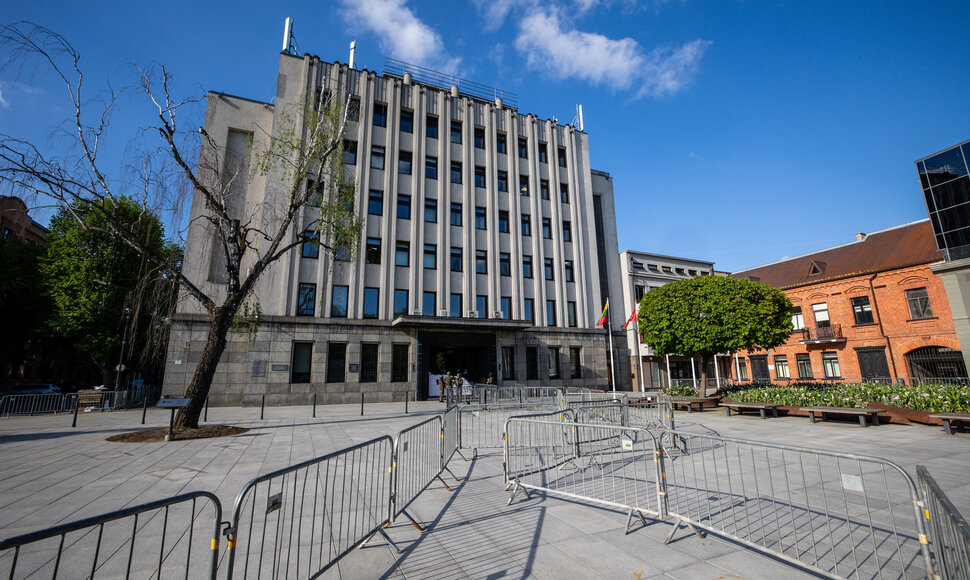 Karinės pratybos &bdquo;Perkūno bastionas 2024&ldquo; prie Kauno savivaldybės pastato