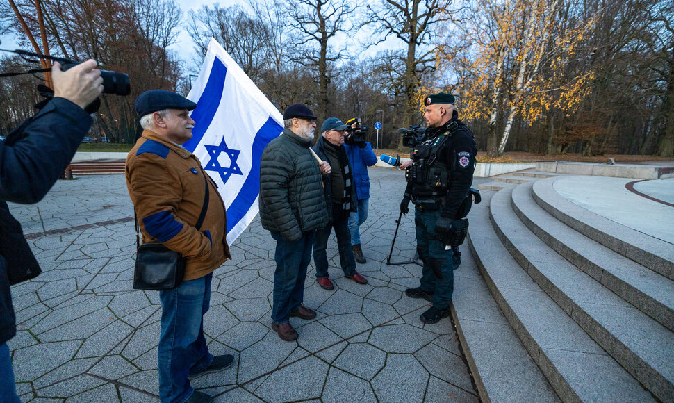 &bdquo;Poppies Palestine Action&ldquo; prie Dariaus ir Girėno stadiono