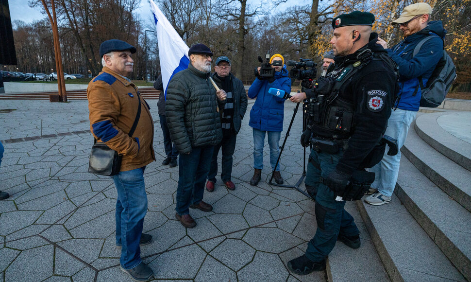 &bdquo;Poppies Palestine Action&ldquo; prie Dariaus ir Girėno stadiono