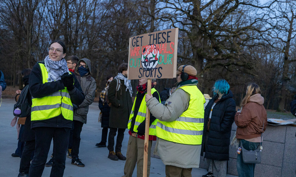 &bdquo;Poppies Palestine Action&ldquo; prie Dariaus ir Girėno stadiono
