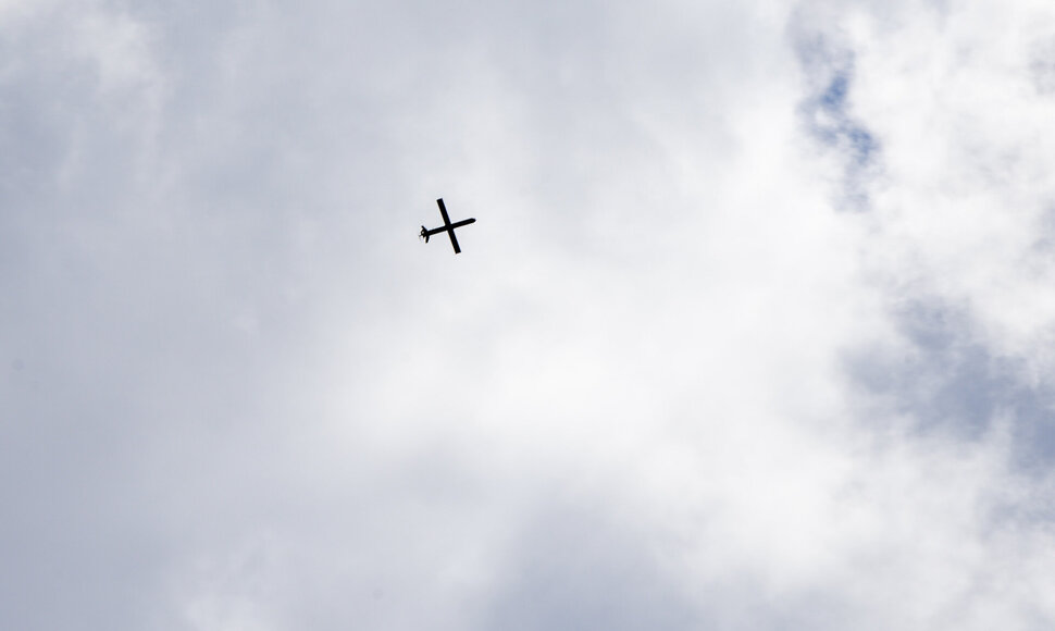 Dronų aptikimo žemutinėje oro erdvėje sistemos pristatymas Juragiuose