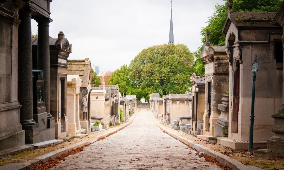 Per Lašezo kapinės Paryžiuje