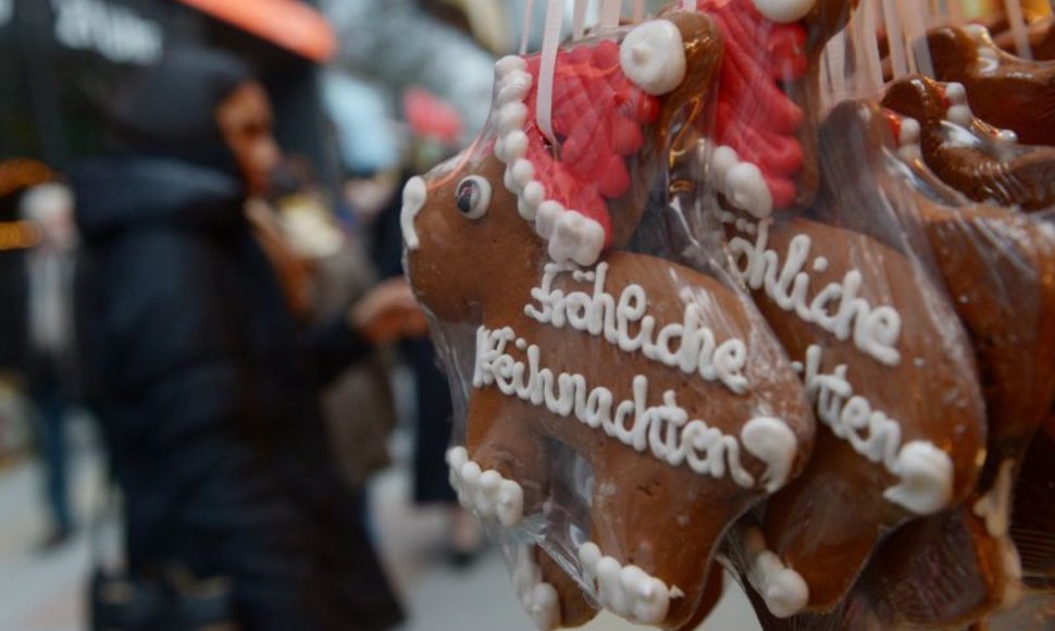 Viena populiariausių apsipirkimo vietų Londone - Regento gatvė sausakimša kalėdinių dovanų ieškotojų.